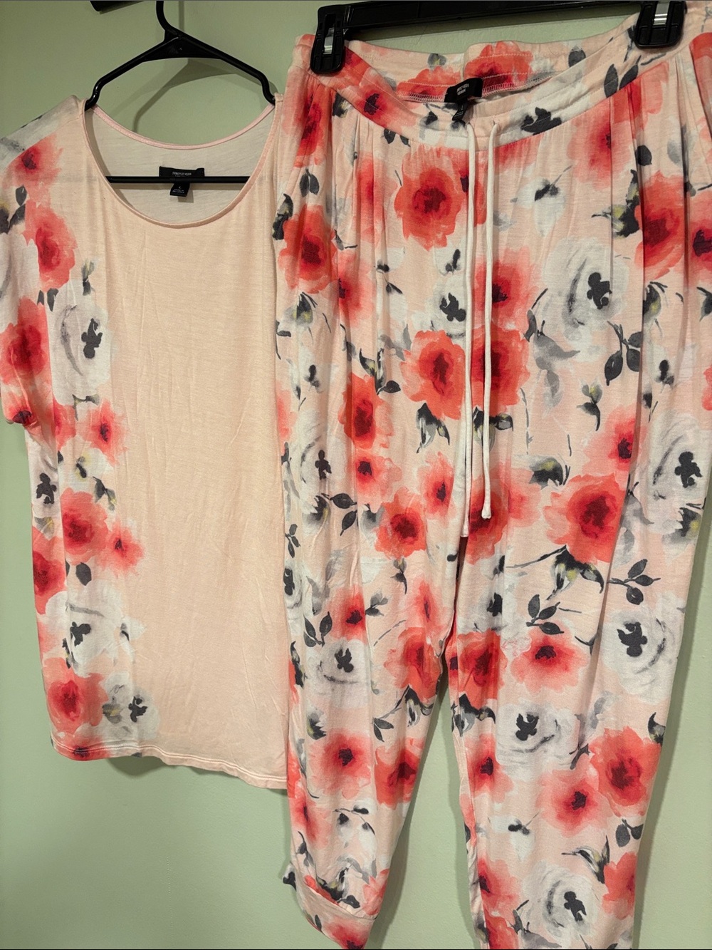 Simply Vera VERAWANG Floral Soft Pink Women’s Pajama Set Comfy and Soft